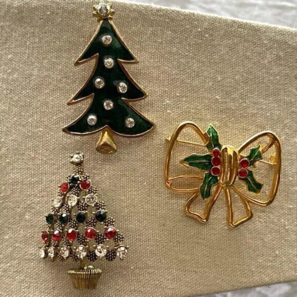 Vintage Christmas Pins Brooch Trees Stones Lot of 3 Green Red White Holidays